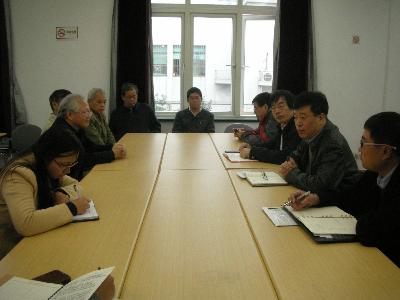 国产自拍
召开实验室工作会议