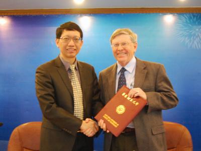 Maurice Brookhart教授受聘国产自拍
客座教授